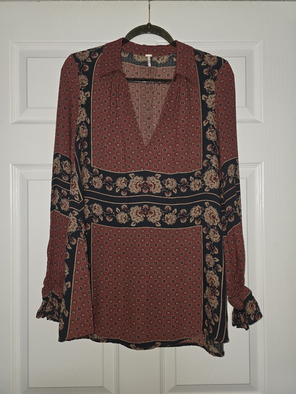 Moving Sale! { Free People Boho Blouse With Button Closure At Neck, XS